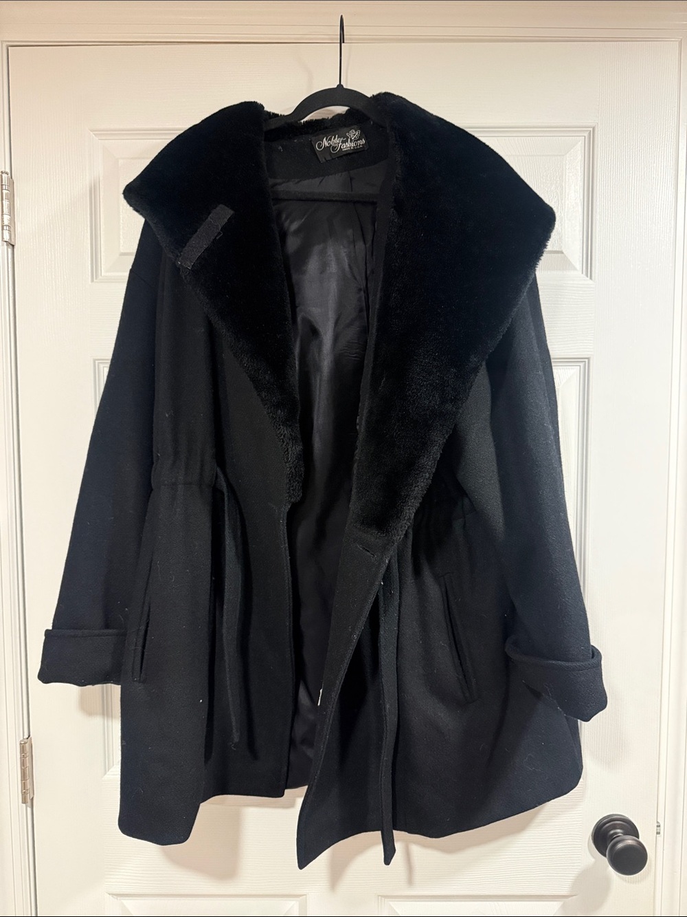 Black Faux-Fur Collar Pea Coat - Classic Tailored Style